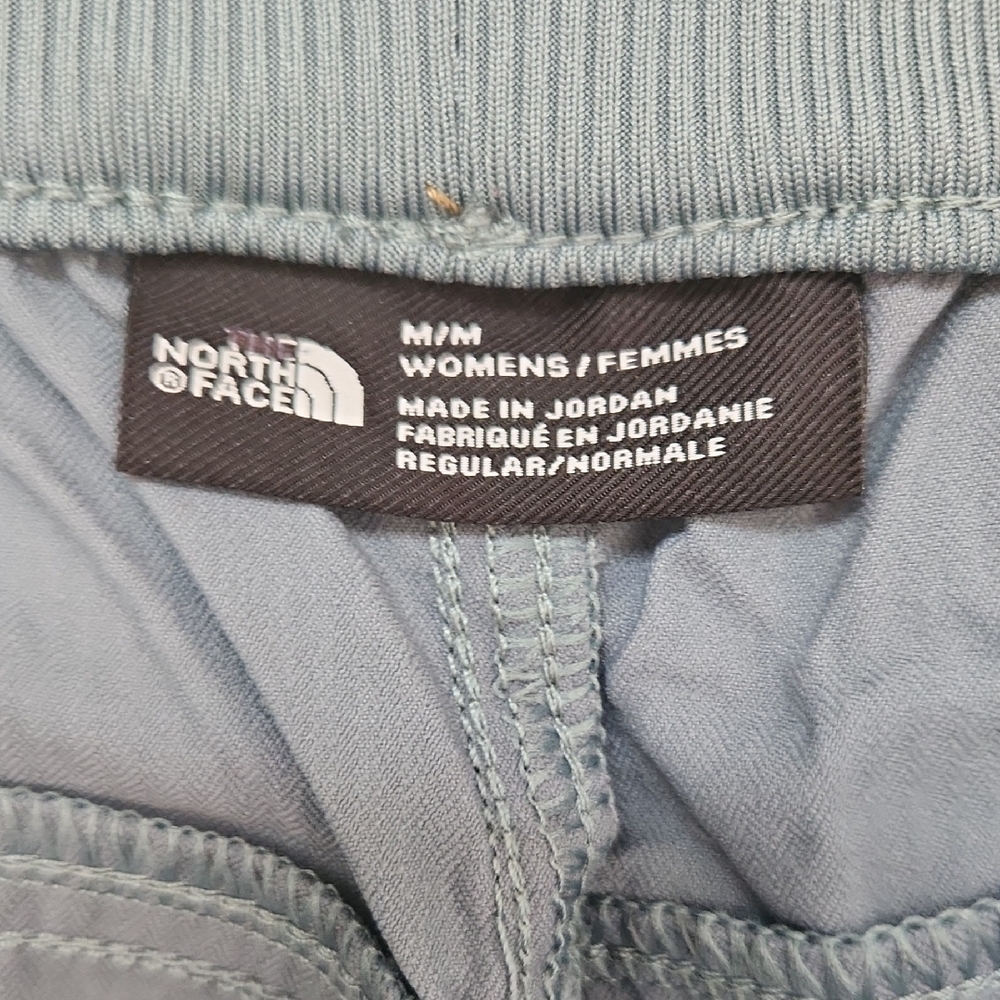 The North Face Women's Shorts NWOT - Picture 3 of 5